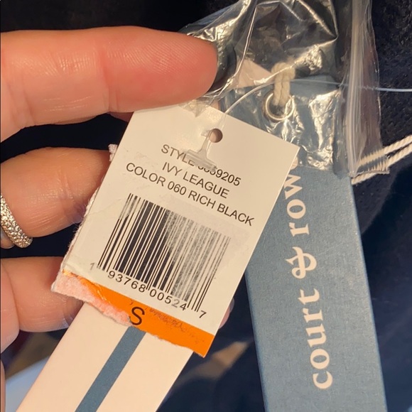 Court & Rowe Victoria Sweater - Picture 6 of 8